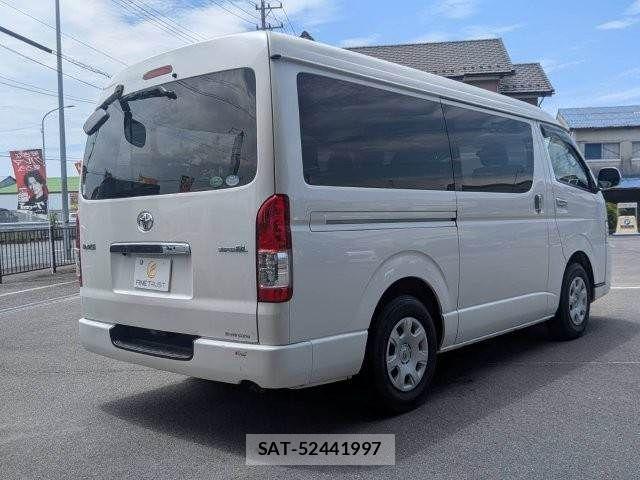 Toyota HIACE VAN 2014-01 8210716-17