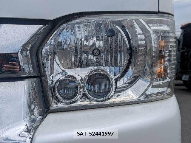 Toyota HIACE VAN 2014-01 8210716-21