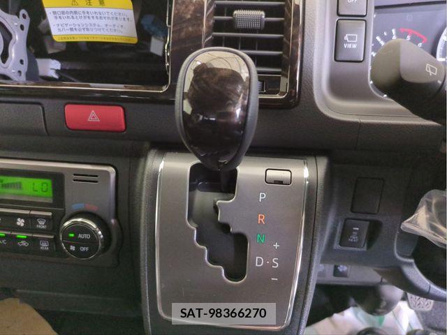 Toyota HIACE VAN 2025-07 8210702-10