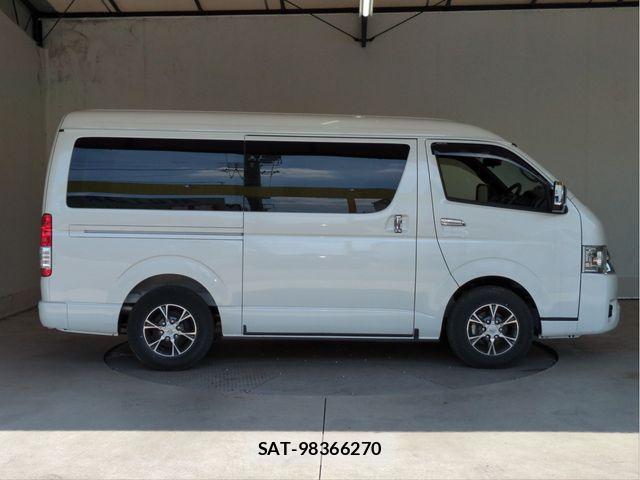 Toyota HIACE VAN 2025-07 8210702-17