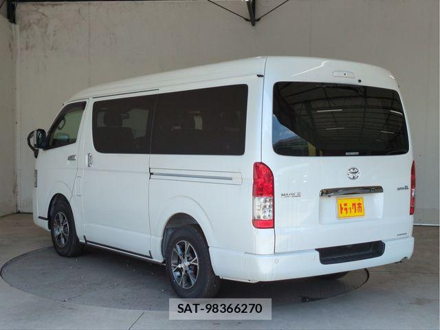 Toyota HIACE VAN 2025-07 8210702-19