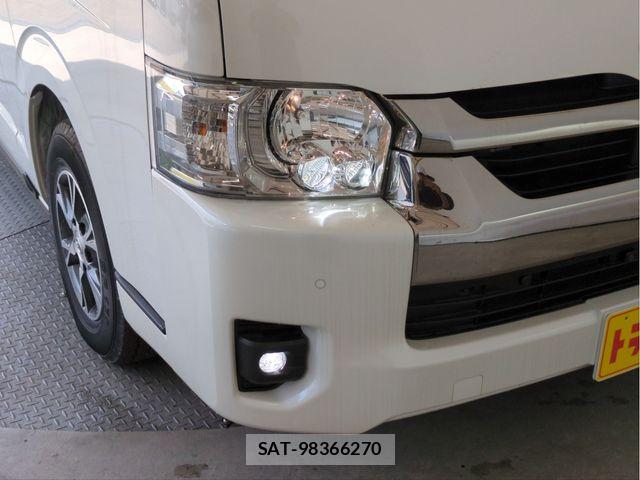 Toyota HIACE VAN 2025-07 8210702-21