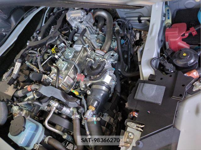 Toyota HIACE VAN 2025-07 8210702-24
