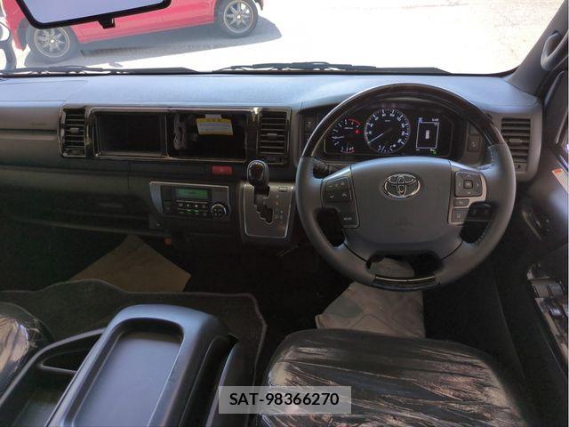 Toyota HIACE VAN 2025-07 8210702-7