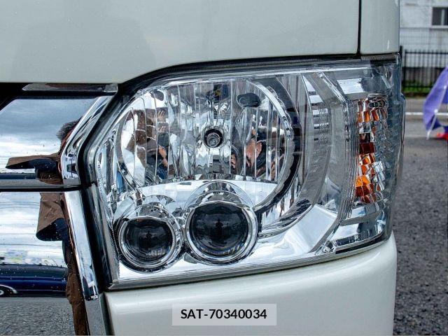 Toyota HIACE VAN 2022-01 8210713-11