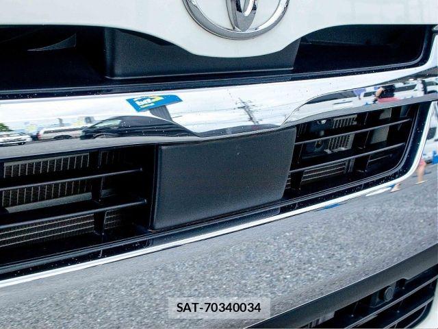 Toyota HIACE VAN 2022-01 8210713-12
