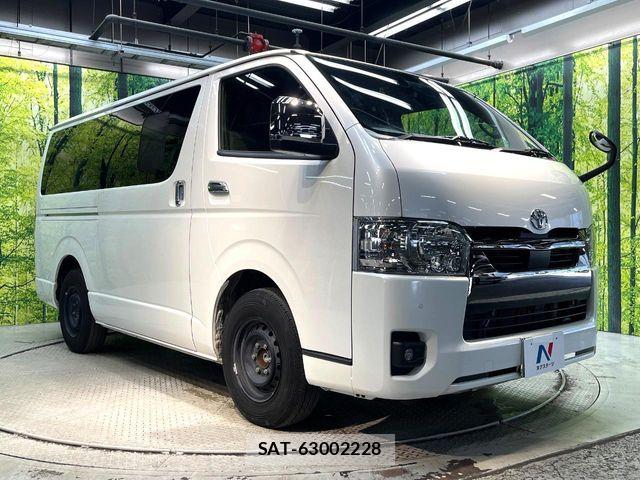 Toyota HIACE VAN 2023-04 8210705-15