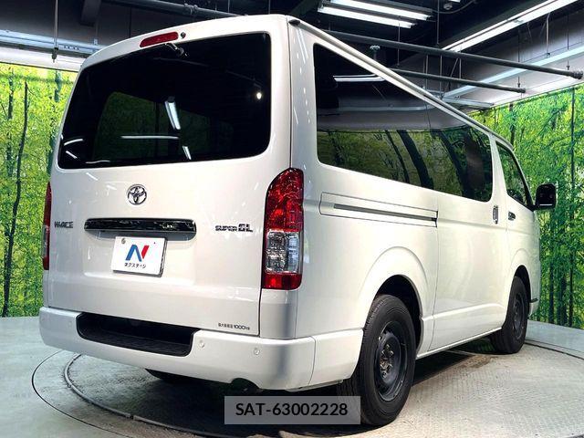 Toyota HIACE VAN 2023-04 8210705-16