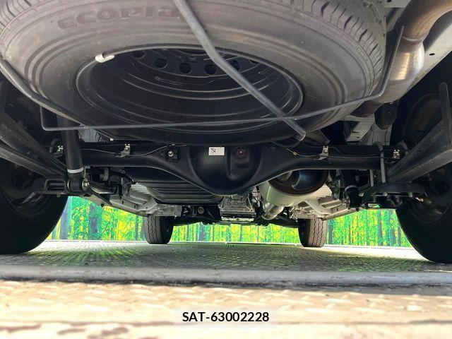 Toyota HIACE VAN 2023-04 8210705-18