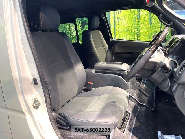 Toyota HIACE VAN 2023-04 8210705-7