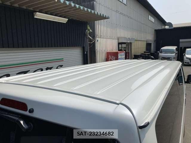 Toyota HIACE VAN 2021-08 8210715-11