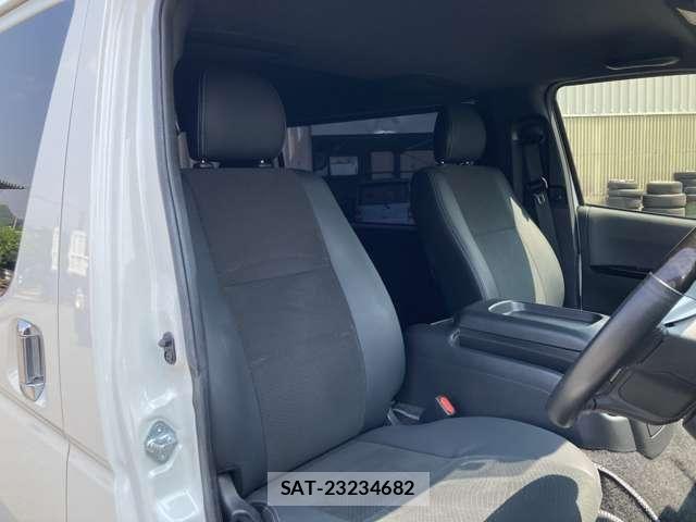 Toyota HIACE VAN 2021-08 8210715-12