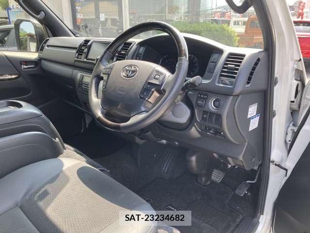 Toyota HIACE VAN 2021-08 8210715-14