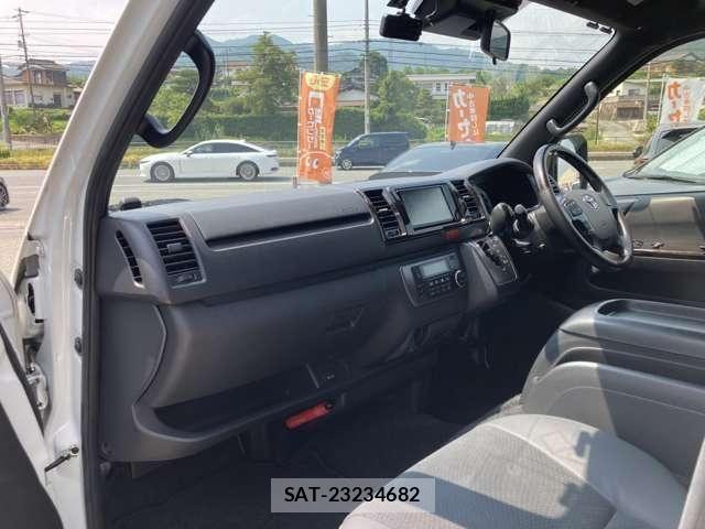 Toyota HIACE VAN 2021-08 8210715-15