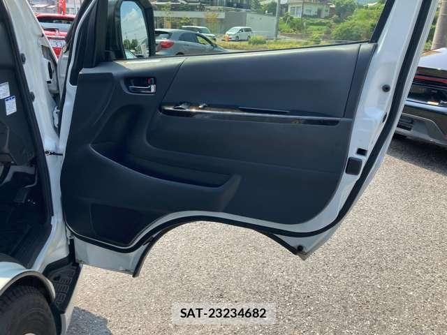 Toyota HIACE VAN 2021-08 8210715-20