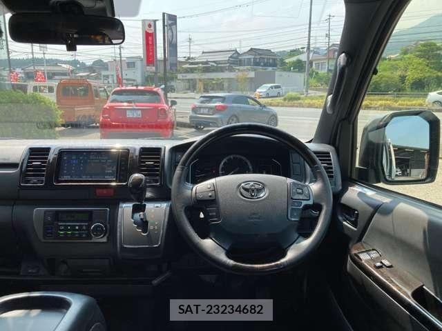 Toyota HIACE VAN 2021-08 8210715-22
