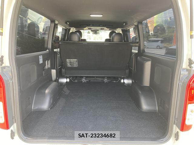 Toyota HIACE VAN 2021-08 8210715-28