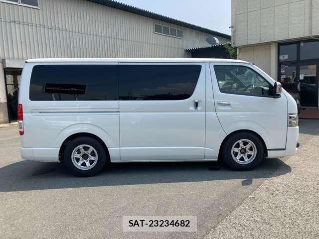 Toyota HIACE VAN 2021-08 8210715-3
