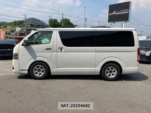 Toyota HIACE VAN 2021-08 8210715-4