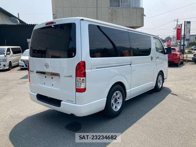 Toyota HIACE VAN 2021-08 8210715-5