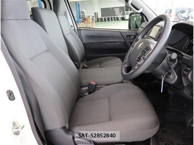 Toyota HIACE VAN 2025-02 8210714-12