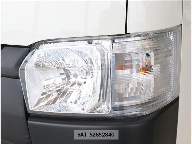 Toyota HIACE VAN 2025-02 8210714-24