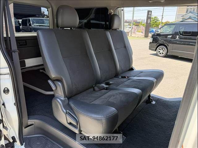 Toyota HIACE VAN 2018-05 8210717-9