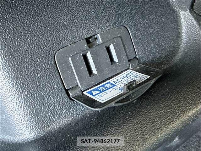 Toyota HIACE VAN 2018-05 8210717-16
