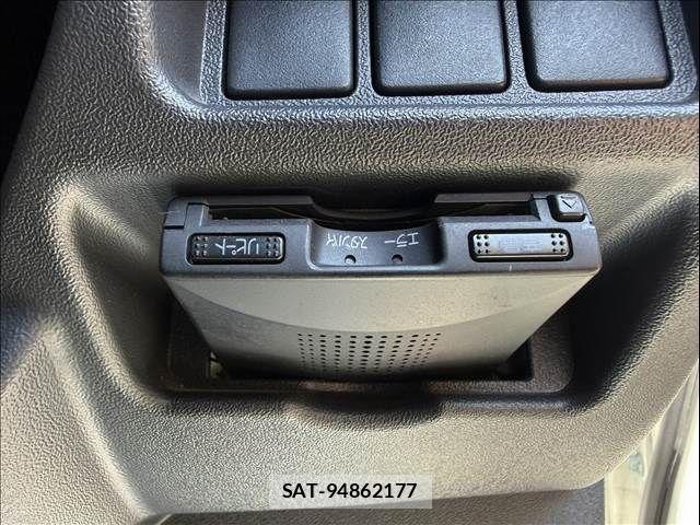 Toyota HIACE VAN 2018-05 8210717-18
