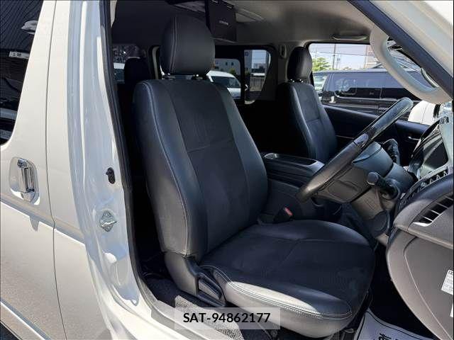 Toyota HIACE VAN 2018-05 8210717-8