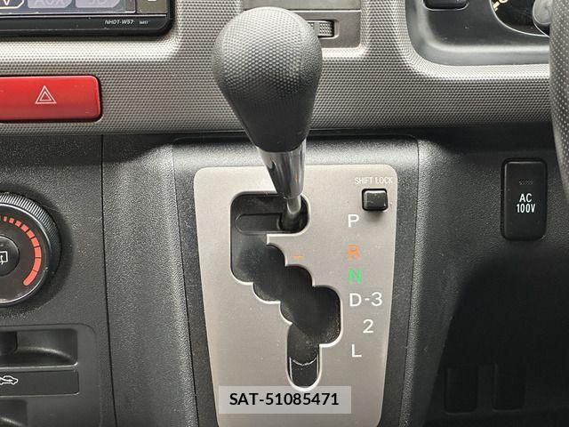 Toyota HIACE VAN 2008-02 8210720-19