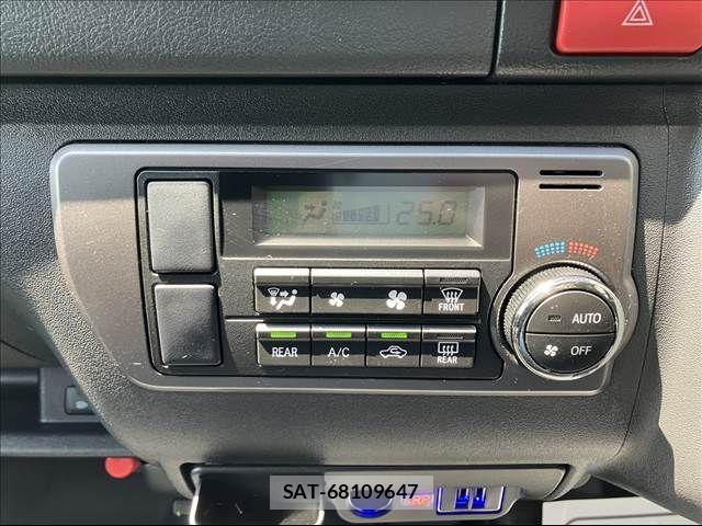 Toyota HIACE VAN 2017-02 8232181-16