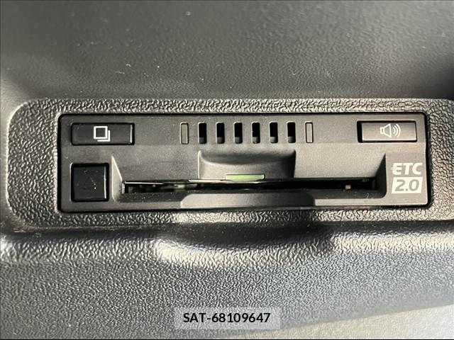 Toyota HIACE VAN 2017-02 8232181-18