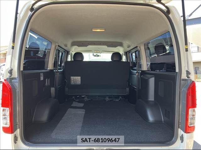 Toyota HIACE VAN 2017-02 8232181-19