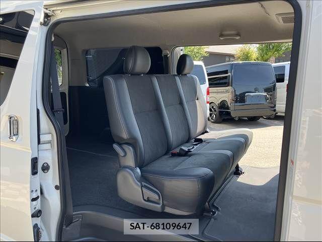 Toyota HIACE VAN 2017-02 8232181-7