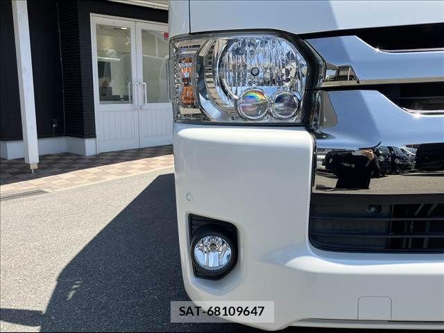 Toyota HIACE VAN 2017-02 8232181-8