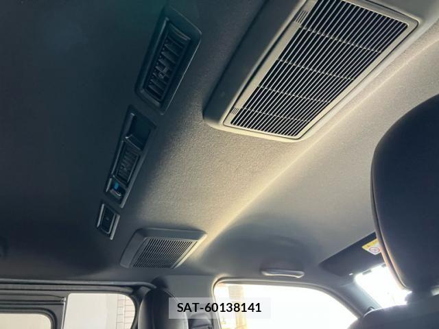 Toyota HIACE VAN 2019-08 8232188-13