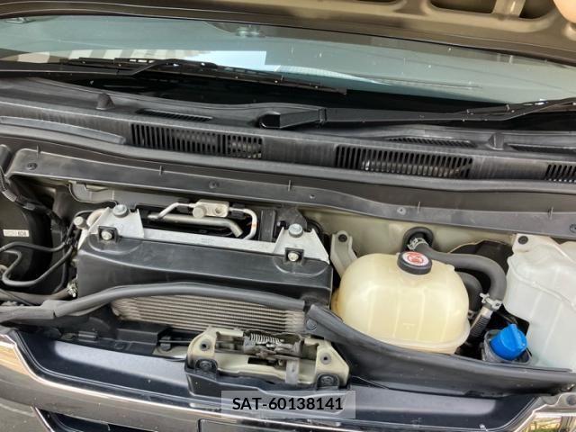 Toyota HIACE VAN 2019-08 8232188-19