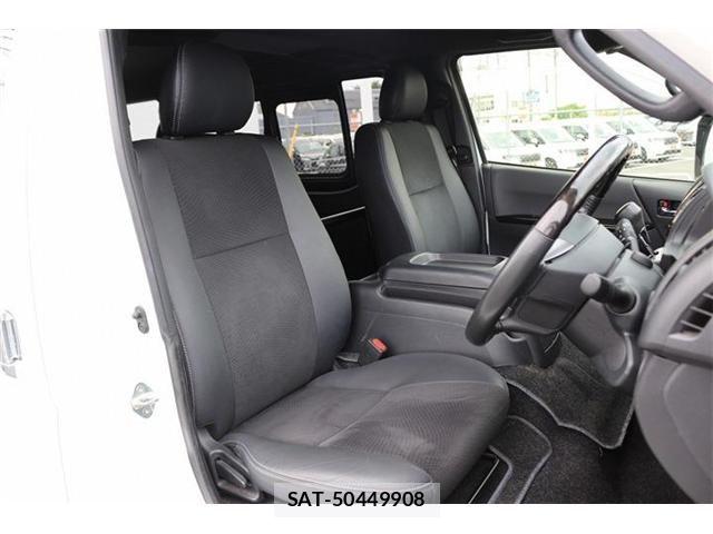 Toyota HIACE VAN 2024-04 8232180-13