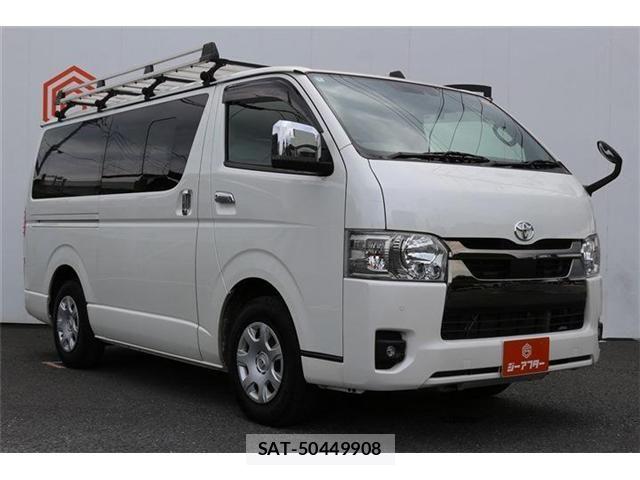 Toyota HIACE VAN 2024-04 8232180-19