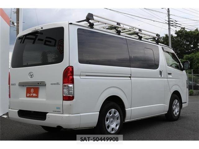 Toyota HIACE VAN 2024-04 8232180-20