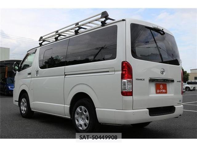 Toyota HIACE VAN 2024-04 8232180-21