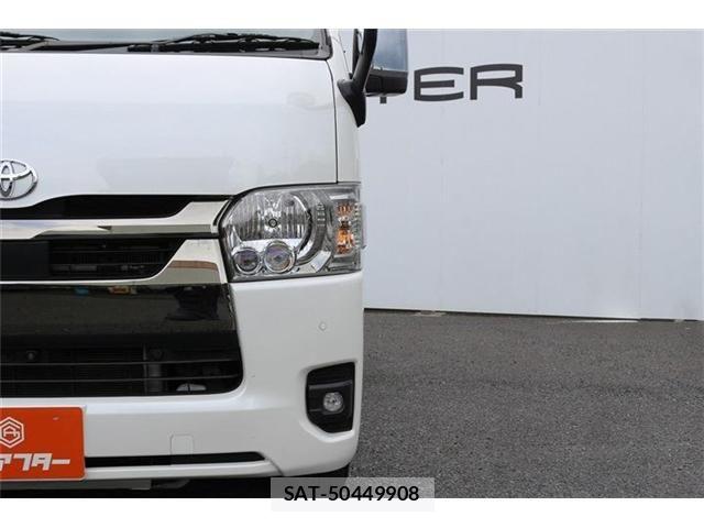 Toyota HIACE VAN 2024-04 8232180-25
