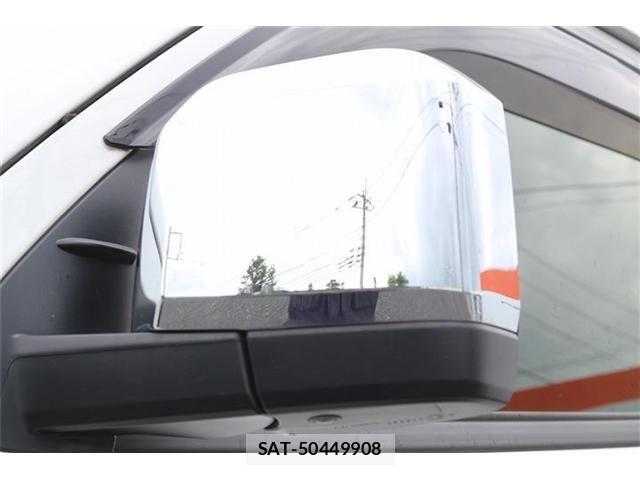 Toyota HIACE VAN 2024-04 8232180-26