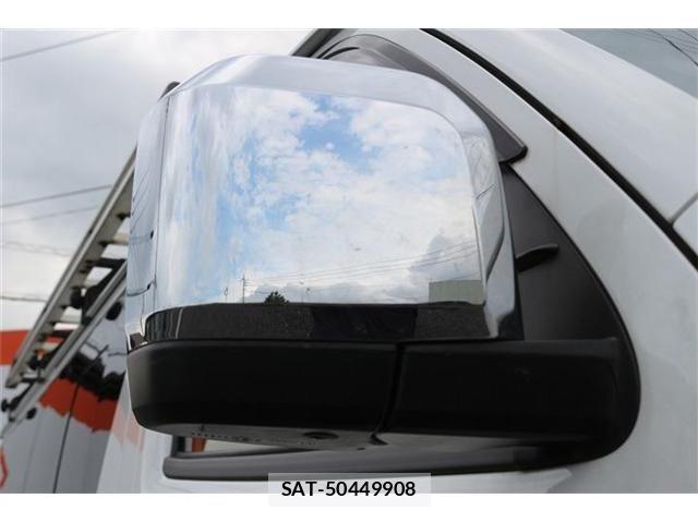 Toyota HIACE VAN 2024-04 8232180-27