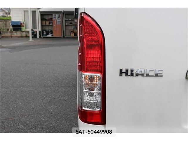 Toyota HIACE VAN 2024-04 8232180-28