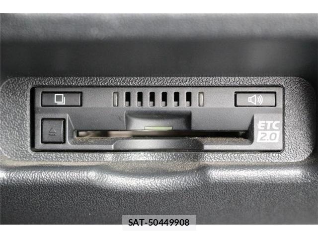 Toyota HIACE VAN 2024-04 8232180-3