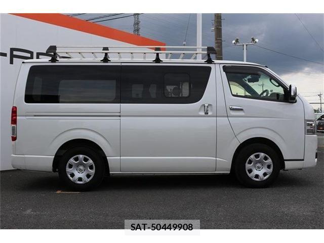 Toyota HIACE VAN 2024-04 8232180-7