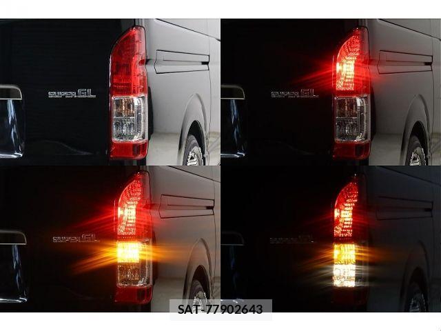 Toyota HIACE VAN 2024-01 8232178-18