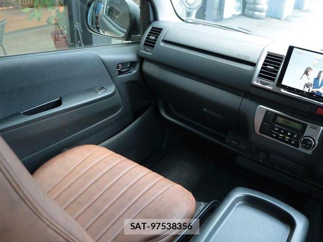 Toyota HIACE VAN 2017-01 8232176-15